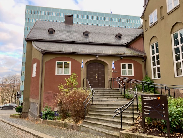 Oslo: Babycafé Margaretakyrkans ingång 8C för till församlingssalen.