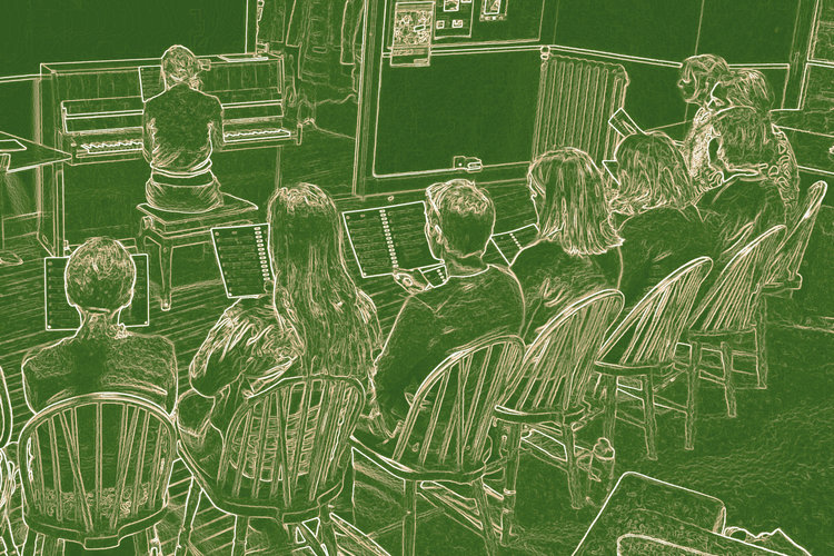 Sångarna sitter i en halvcirkel runt den pianospelande sångpedagogen.