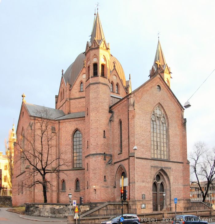 Inställd – Oslo: Økumenisk kveld (Ekumenisk kväll) Trefaltighetskyrkan är en stor kyrka i centrum av Oslo.
